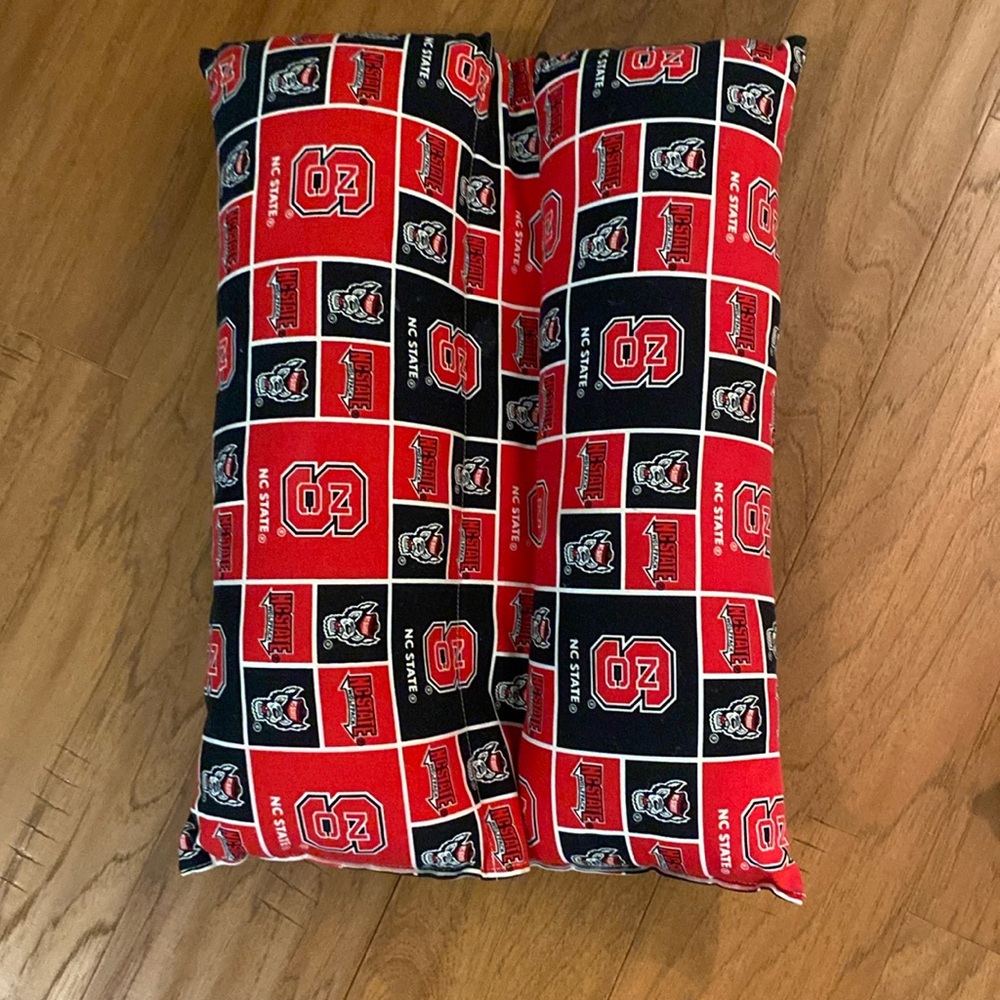 Seat belt pillow